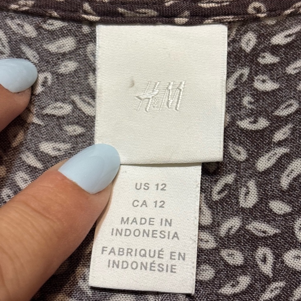 H&M Floral Indonesian Made V-Neck Button Down Midi Dress - Picture 5 of 7